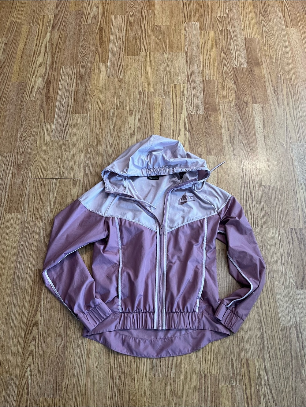 Nike Women’s Two-Tone Lilac Hooded Windbreaker Jacket